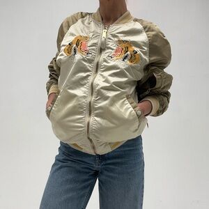 Reversible satin bomber. Men’s medium